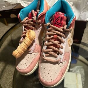 BRAND NEW - Social Status x Dunk Mid - Strawberry Milk 2021